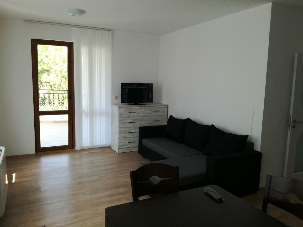 Guest House Katina Balchik Esterno foto