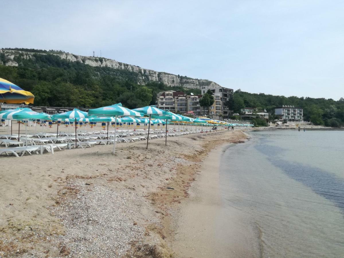 Guest House Katina Balchik Esterno foto